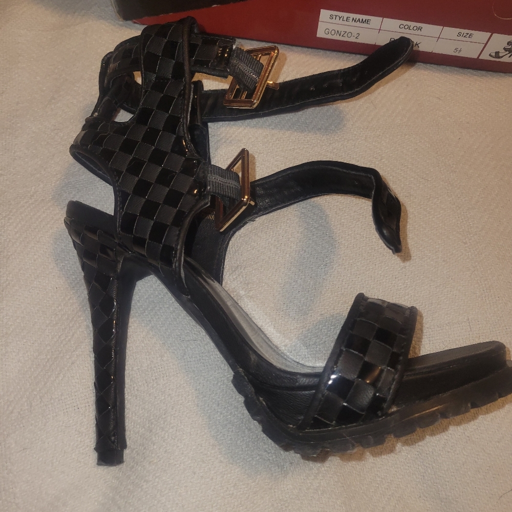 Black heels size 5.5